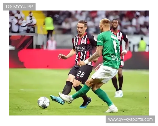 弗赖堡球队备战法兰克福比赛，全队备战状态良好，德甲弗赖堡对法兰克福